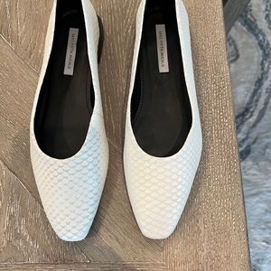 Saks Fifth Avenue flat shoes